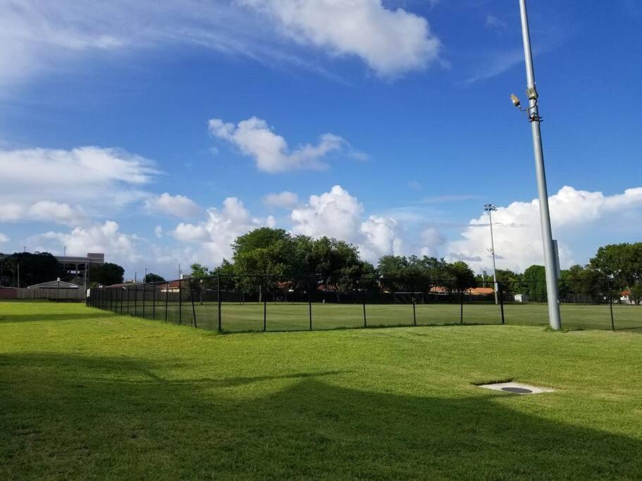 My Lovely Home In Miami 15 Minutes From The Beach Екстер'єр фото